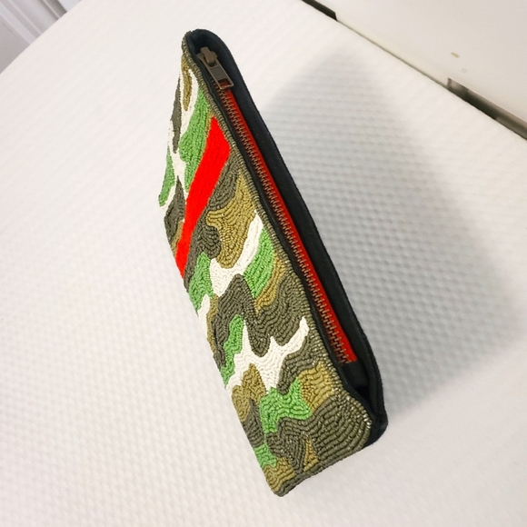 INK + ALLOY CAMO PRINT BEADED POUCH/CLUTCH UNIQUE - Picture 2 of 4